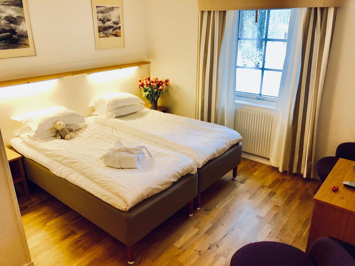 Balingsholm Hotel Huddinge Eksteriør billede
